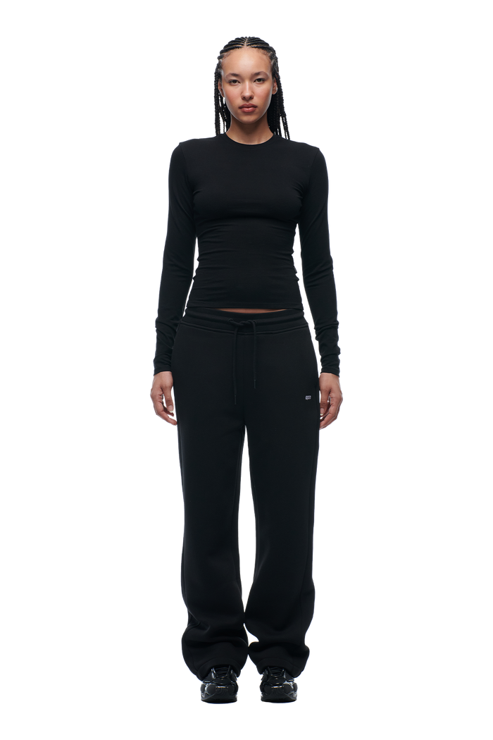 WMNS-LONGSLEEVE-BLACK.png